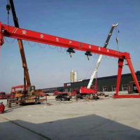 鎮(zhèn)江丹陽龍門吊起重機(jī)。半龍門吊機(jī)