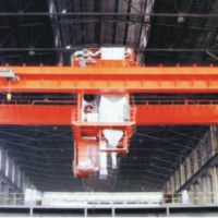碳素吸料天車生產廠家，碧易克實業(yè)品質可靠