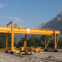 青島起重、起重機(jī)械、起重機(jī)、MH電動(dòng)葫蘆門式起重機(jī)